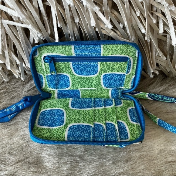 VERA BRADLEY Daisy Doodle 2012 All In One Wristlet Blue Green Lippie Case - Picture 8 of 9